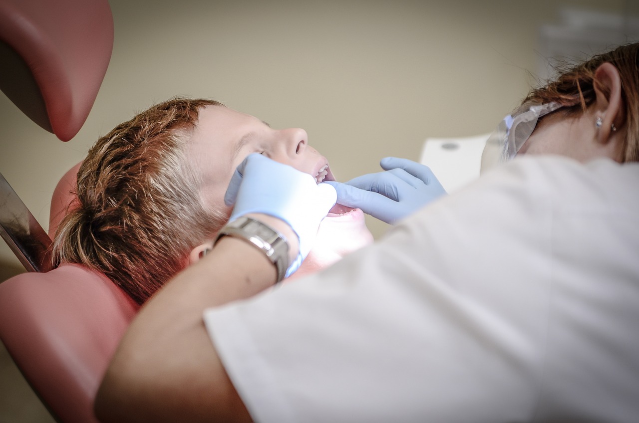 Zahnbehandlungen bei Kindern